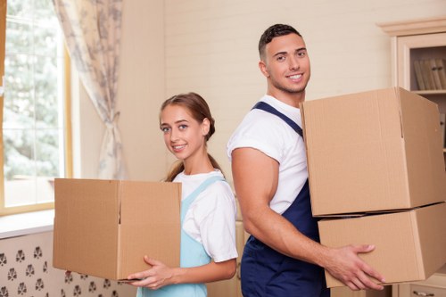 Unpacking support in a Paddington flat with room-by-room placement